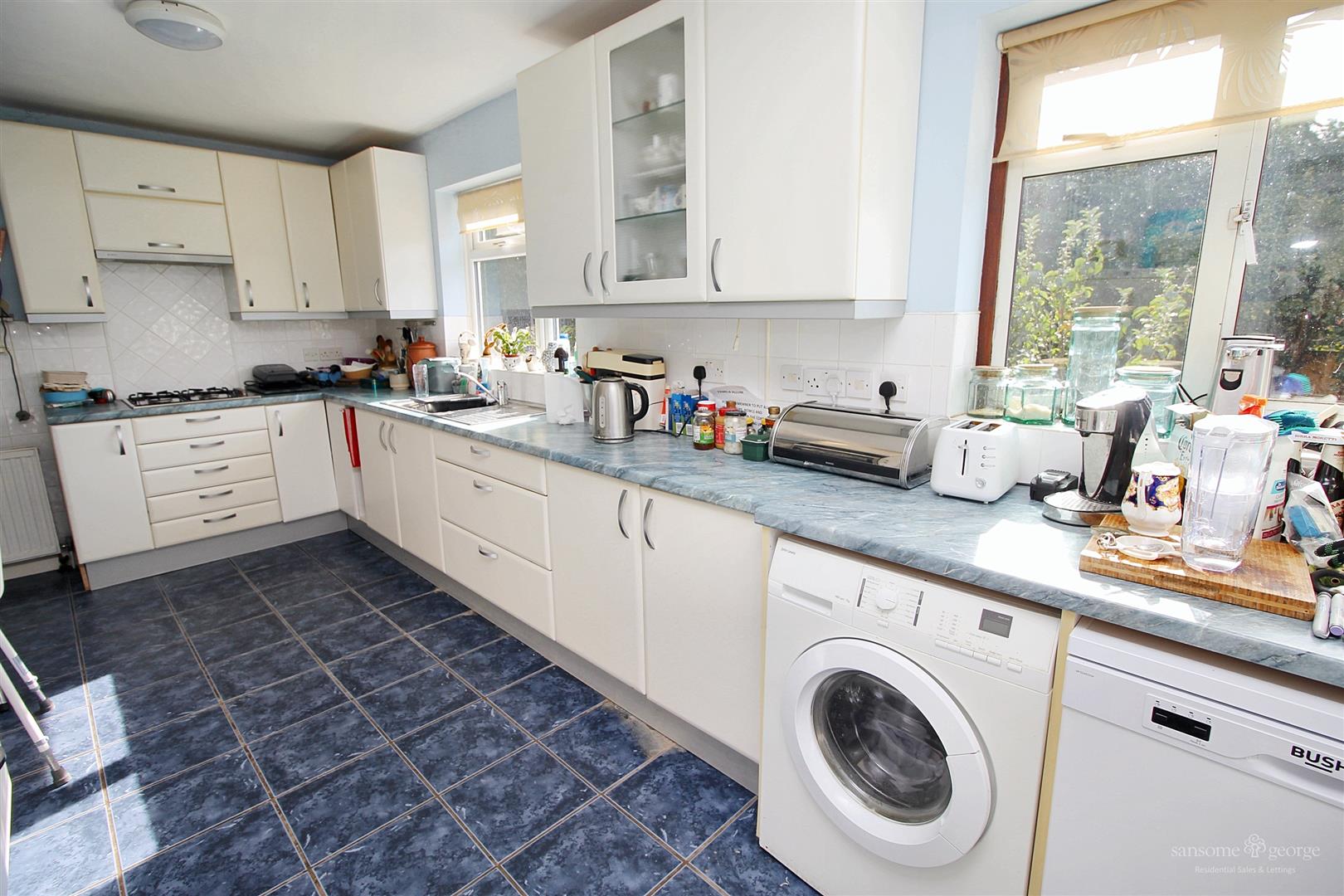 Fircroft Close, Tilehurst, Reading